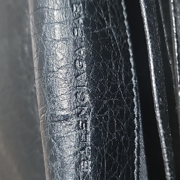 AUTHENTIC BALENCIAGA WALLET - Picture 11 of 14